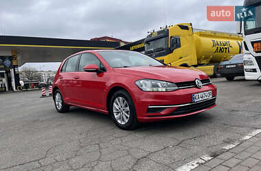 Хэтчбек Volkswagen Golf 2017 в 