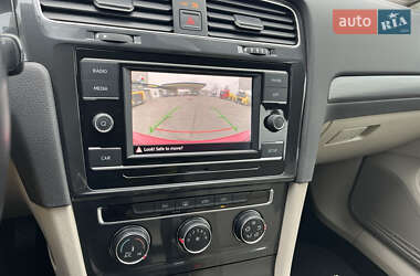 Хэтчбек Volkswagen Golf 2017 в 