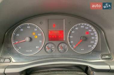 Хэтчбек Volkswagen Golf 2006 в 