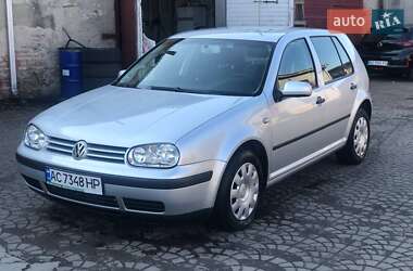 Хэтчбек Volkswagen Golf 2002 в 