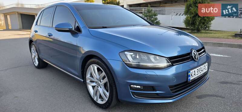Хэтчбек Volkswagen Golf 2013 в Киеве
