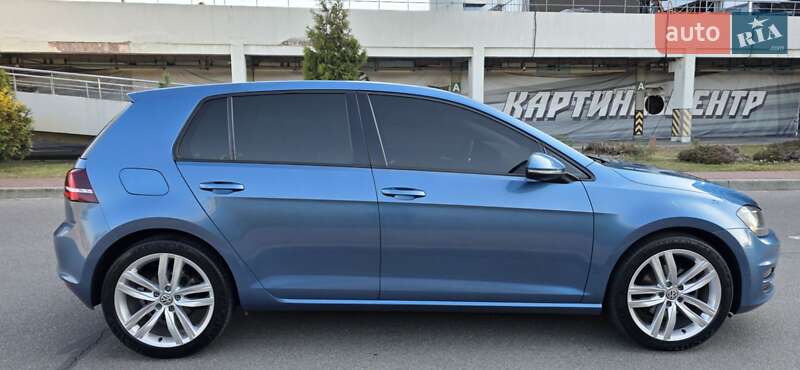 Хэтчбек Volkswagen Golf 2013 в Киеве