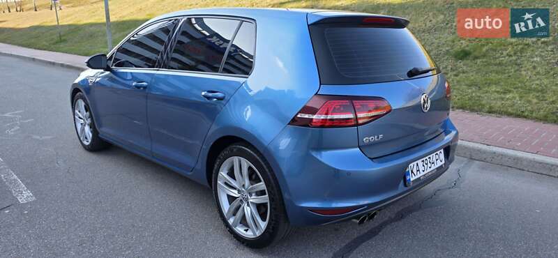 Хэтчбек Volkswagen Golf 2013 в Киеве