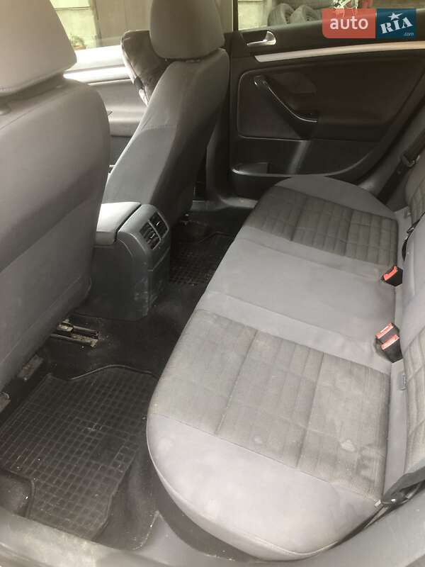 Хетчбек Volkswagen Golf 2007 в Соколовському