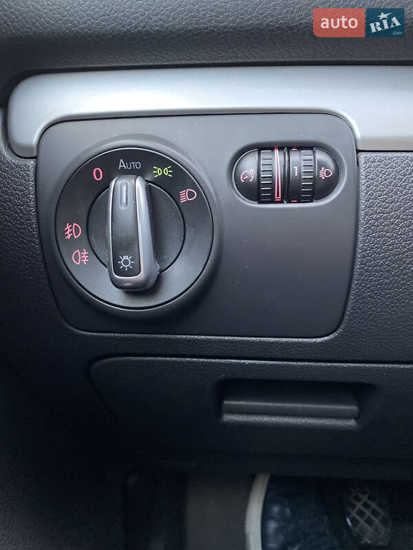 Хетчбек Volkswagen Golf 2010 в Луцьку