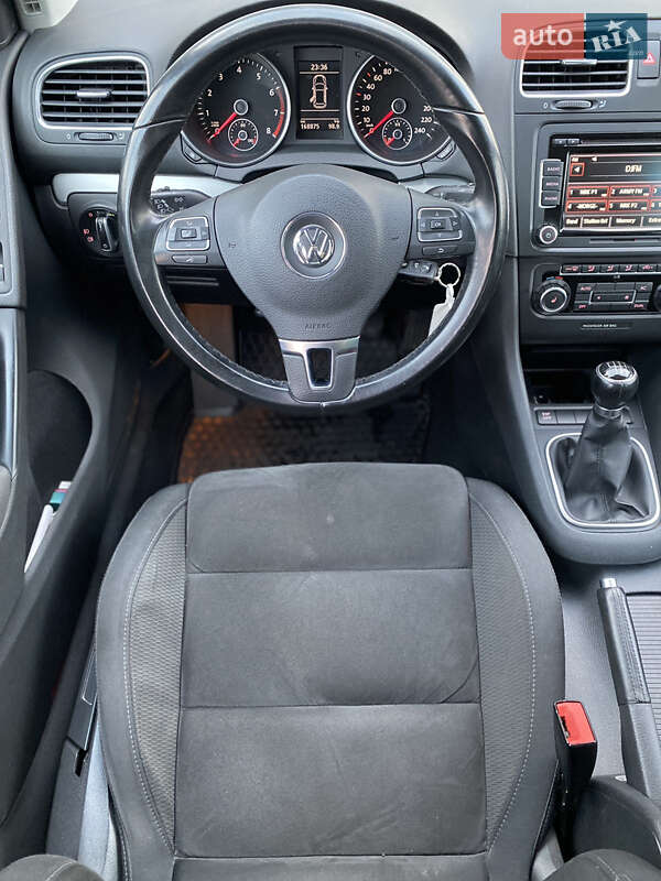 Хетчбек Volkswagen Golf 2010 в Луцьку