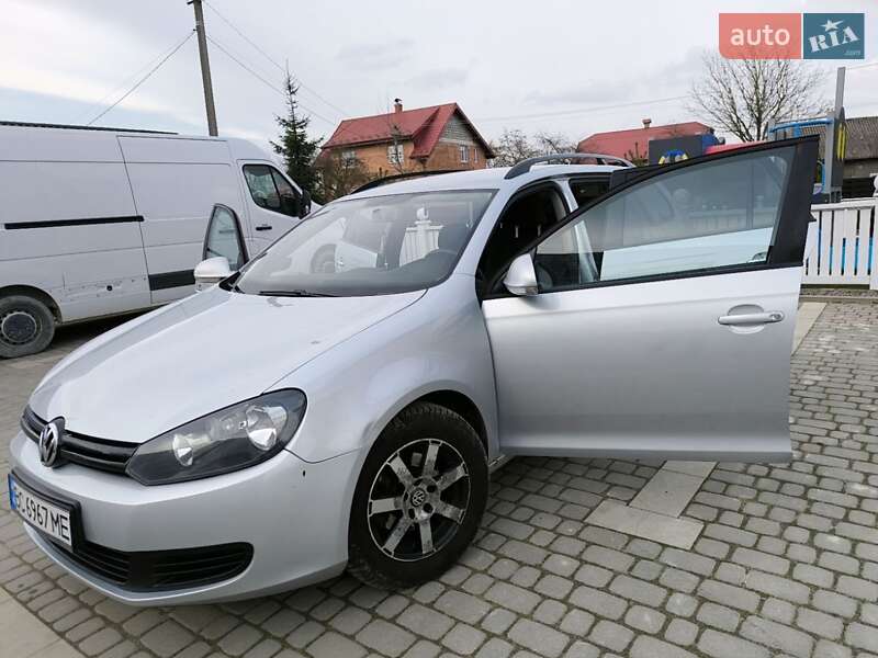 Универсал Volkswagen Golf 2012 в Львове