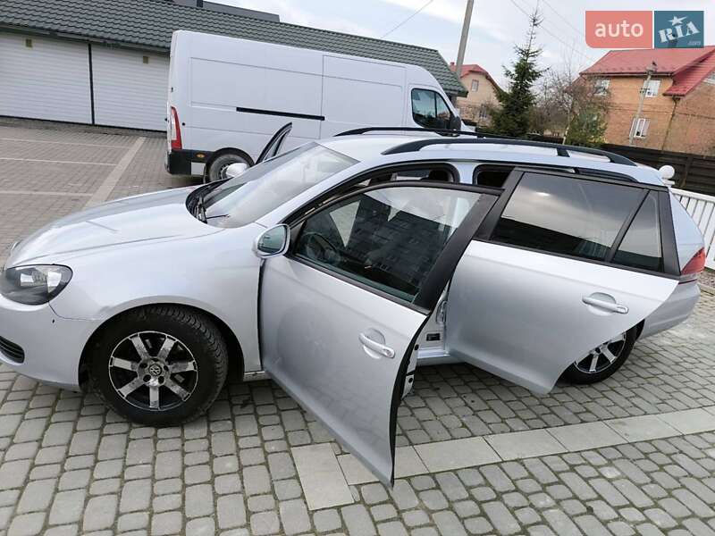 Универсал Volkswagen Golf 2012 в Львове