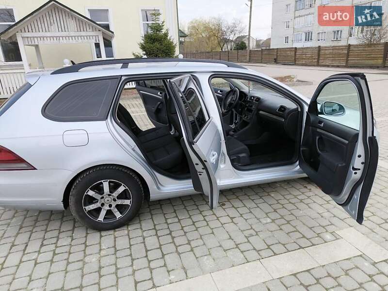 Универсал Volkswagen Golf 2012 в Львове