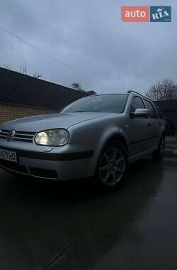 Універсал Volkswagen Golf 2000 в 