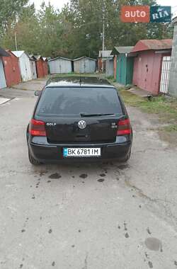 Хетчбек Volkswagen Golf 1999 в 