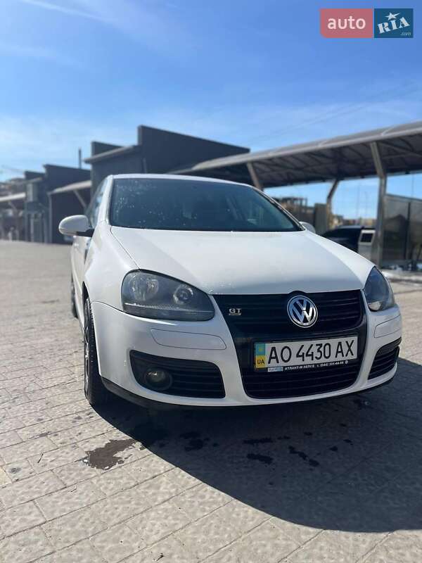 Хетчбек Volkswagen Golf 2008 в Ужгороді