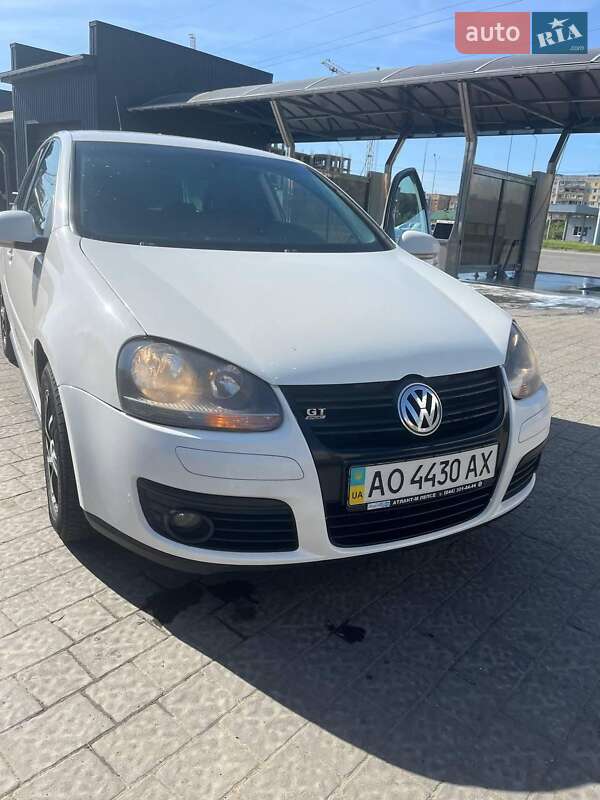 Хетчбек Volkswagen Golf 2008 в Ужгороді
