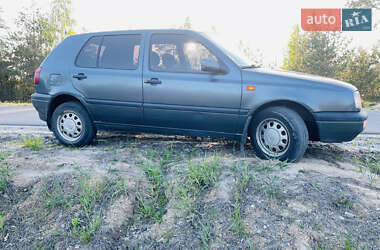 Хэтчбек Volkswagen Golf 1995 в 