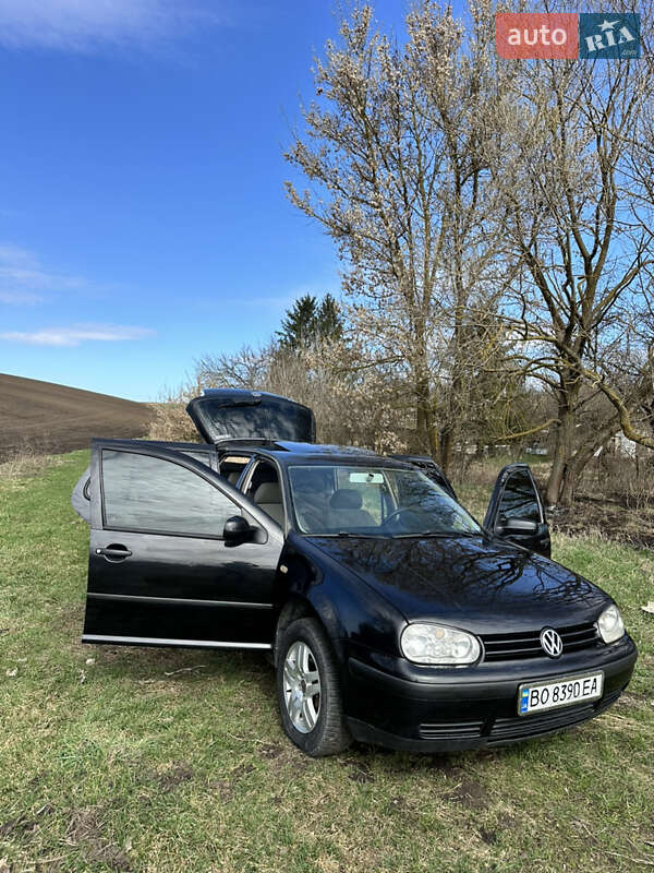 Хетчбек Volkswagen Golf 2000 в Тернополі