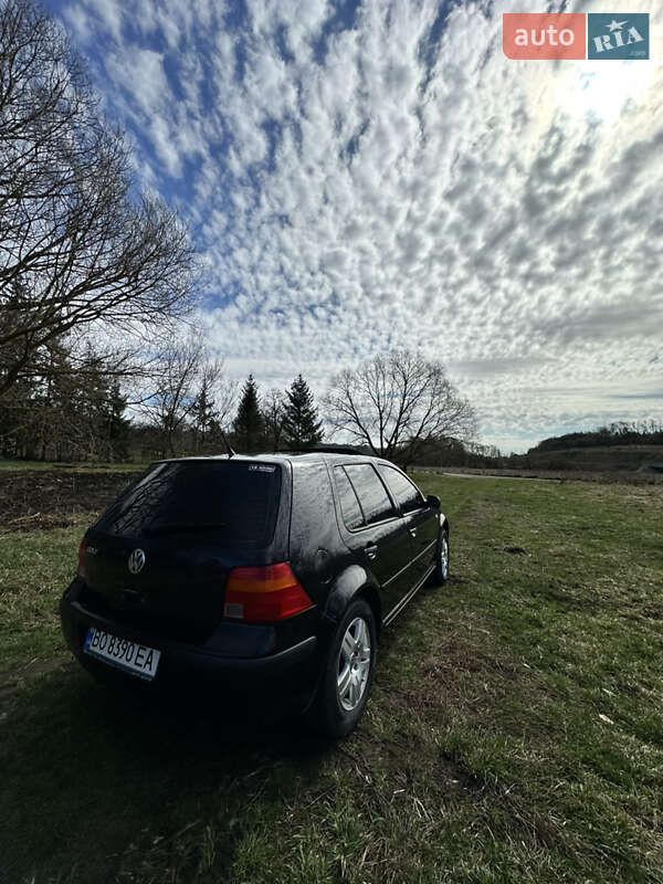 Хетчбек Volkswagen Golf 2000 в Тернополі