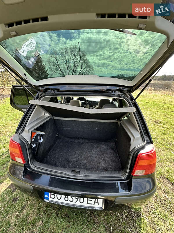 Хетчбек Volkswagen Golf 2000 в Тернополі