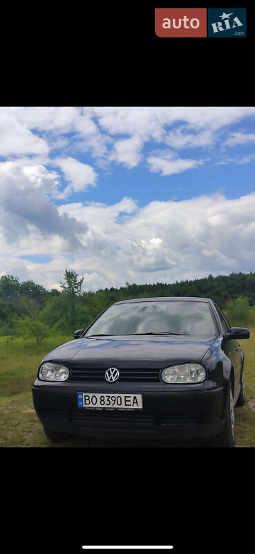 Хетчбек Volkswagen Golf 2000 в Тернополі