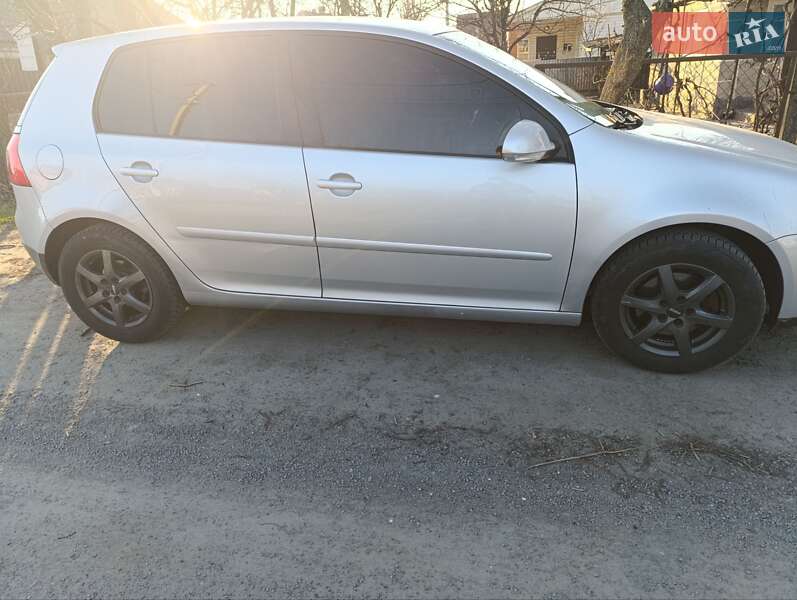 Хэтчбек Volkswagen Golf 2007 в Звягеле