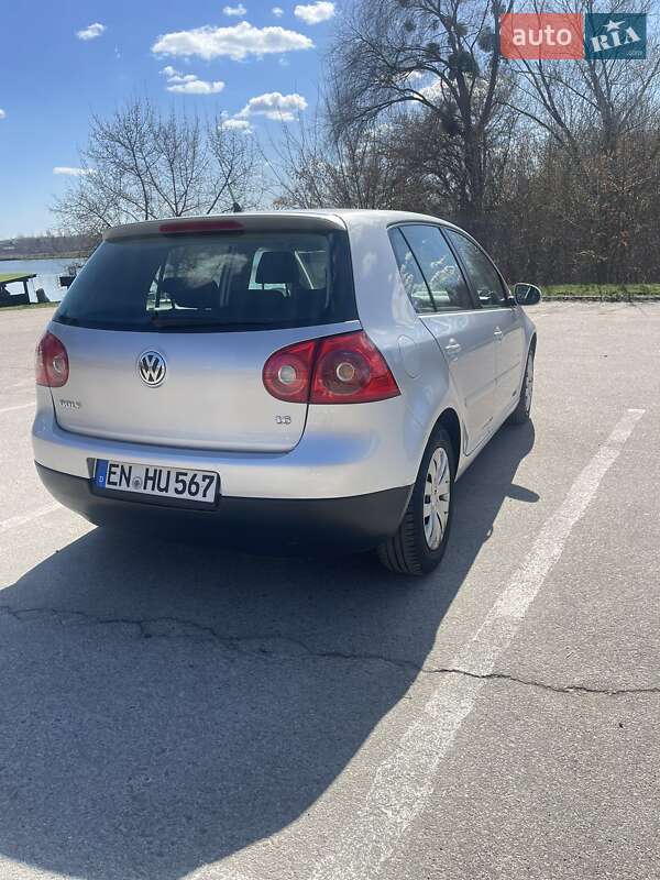 Хетчбек Volkswagen Golf 2006 в Рівному