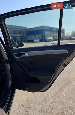 Универсал Volkswagen Golf 2015 в 
