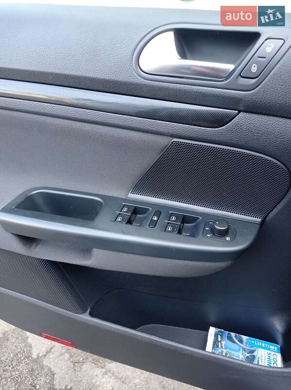 Універсал Volkswagen Golf 2010 в Вінниці