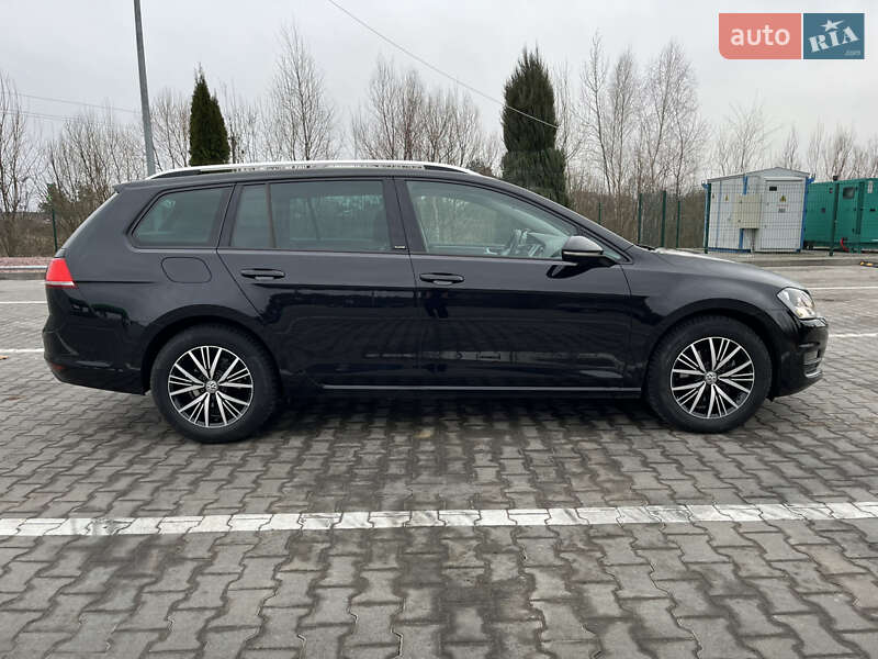Универсал Volkswagen Golf 2017 в Житомире