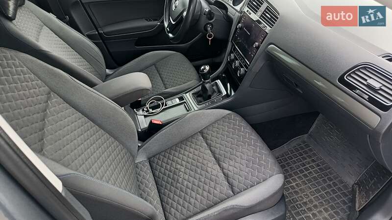 Універсал Volkswagen Golf 2018 в Києві