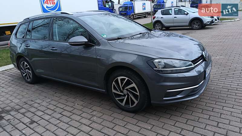 Універсал Volkswagen Golf 2018 в Києві