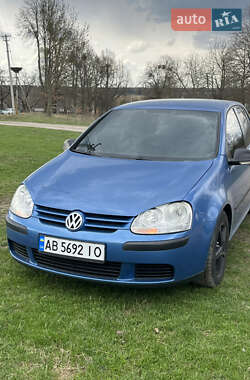 Хэтчбек Volkswagen Golf 2005 в 
