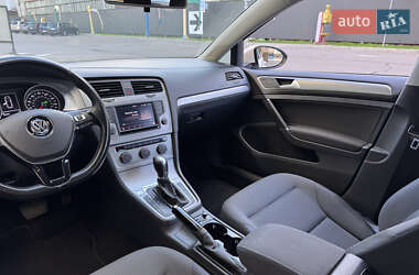 Универсал Volkswagen Golf 2015 в 