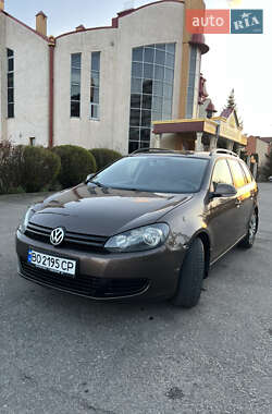 Універсал Volkswagen Golf 2010 в 