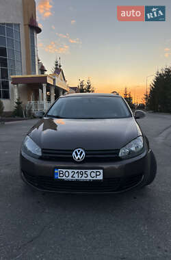 Універсал Volkswagen Golf 2010 в 