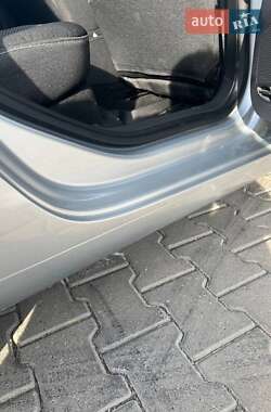 Хэтчбек Volkswagen Golf 2010 в 