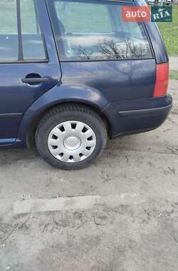 Универсал Volkswagen Golf 2001 в 