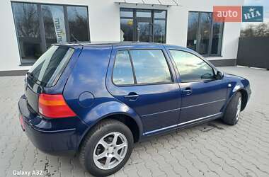 Хетчбек Volkswagen Golf 2003 в 