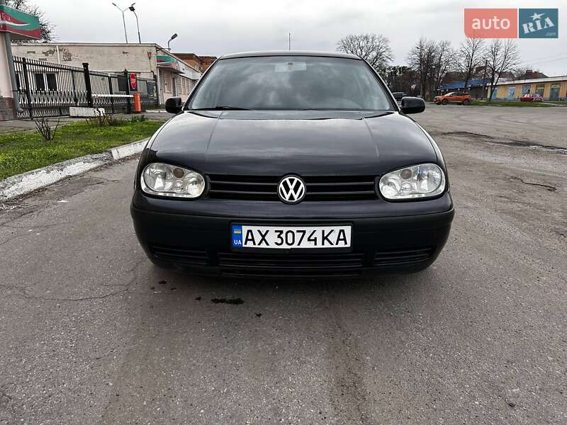 Хэтчбек Volkswagen Golf 2001 в Полтаве