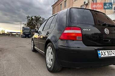 Хэтчбек Volkswagen Golf 2001 в 
