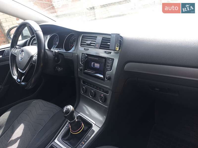 Універсал Volkswagen Golf 2014 в Богодухіву