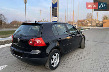 Хэтчбек Volkswagen Golf 2006 в 