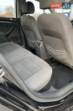 Хэтчбек Volkswagen Golf 2006 в 
