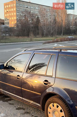 Универсал Volkswagen Golf 2003 в 