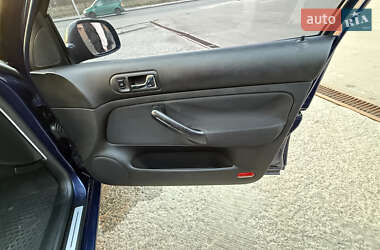 Универсал Volkswagen Golf 2003 в 