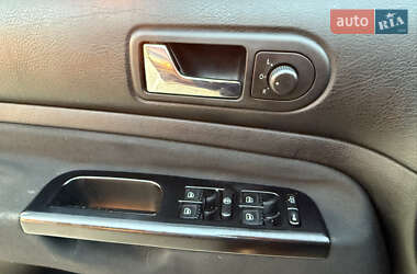 Универсал Volkswagen Golf 2003 в 