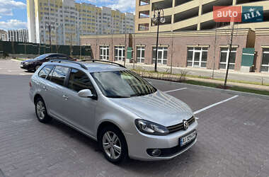 Універсал Volkswagen Golf 2012 в 