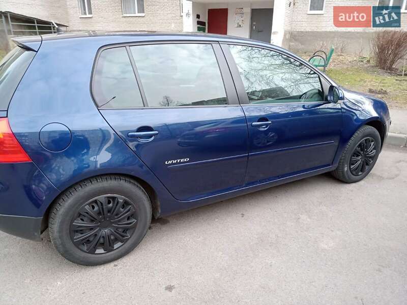 Хетчбек Volkswagen Golf 2008 в Луцьку