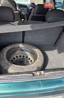 Хэтчбек Volkswagen Golf 1996 в 