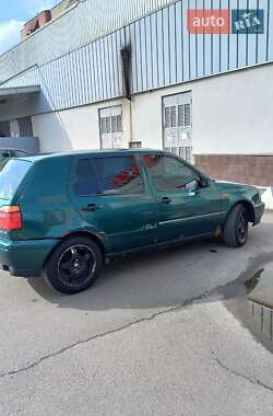 Хэтчбек Volkswagen Golf 1996 в 