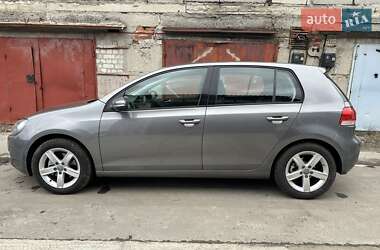 Хэтчбек Volkswagen Golf 2009 в 