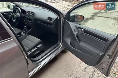 Хэтчбек Volkswagen Golf 2009 в 
